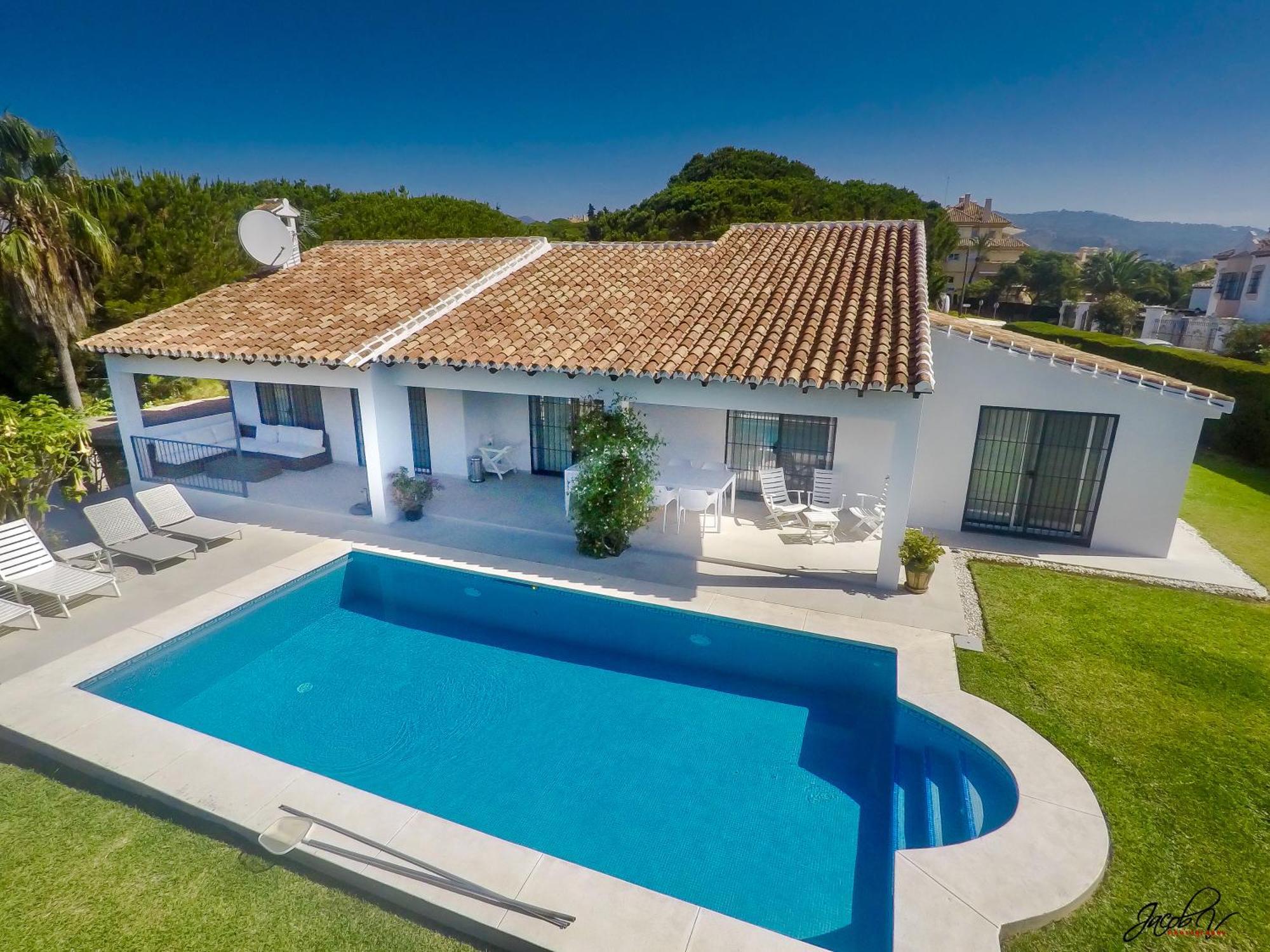Great Villa Near Beach And Марбеля Екстериор снимка