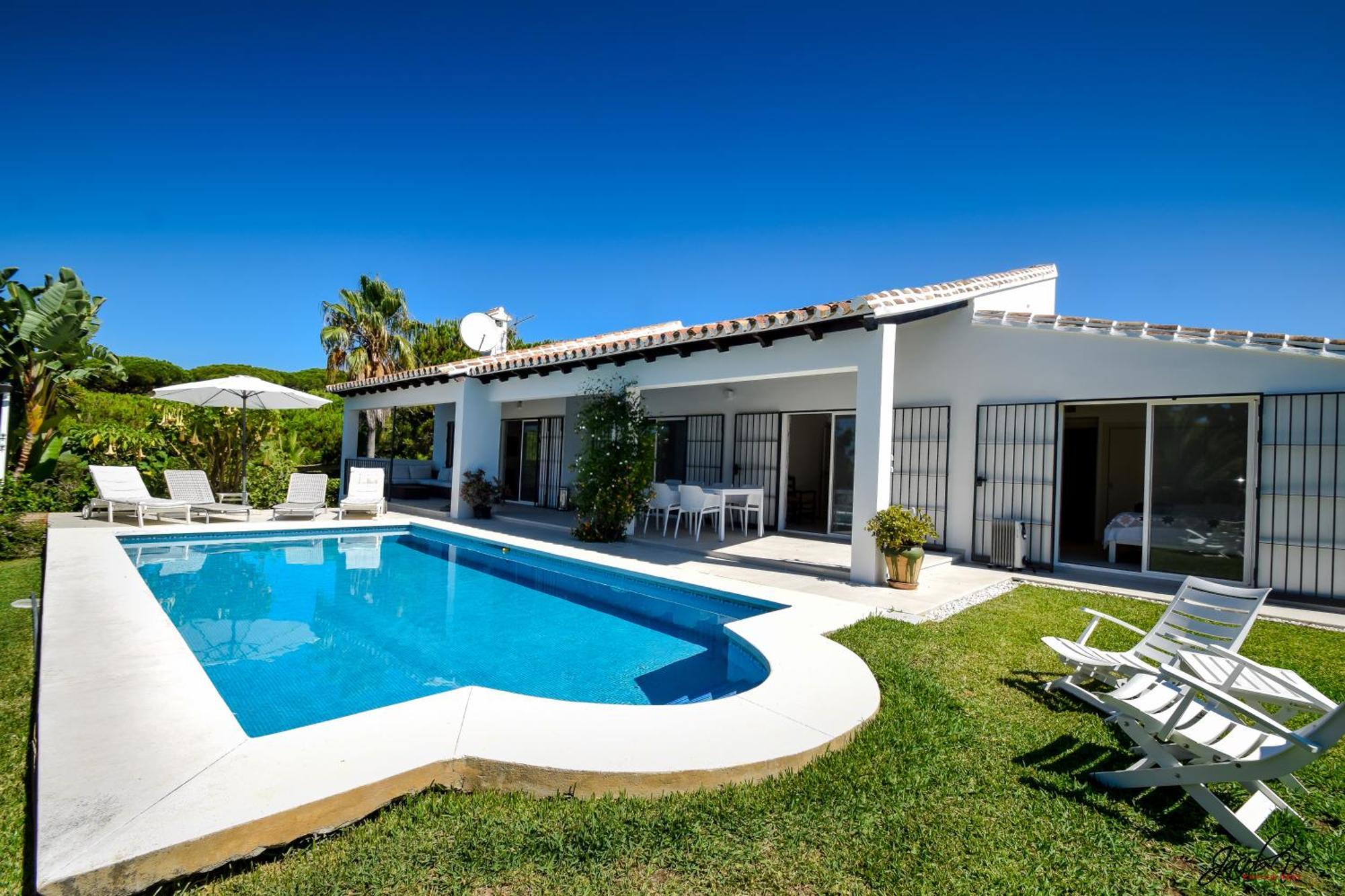 Great Villa Near Beach And Марбеля Екстериор снимка